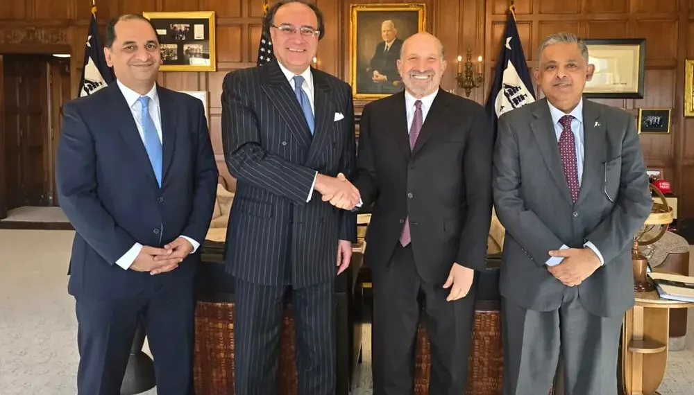 Aurangzeb, Lutnick Discuss Expanding Pakistan-US Trade, Investment in Key Sectors