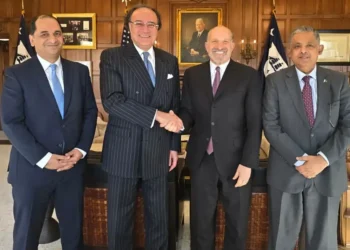 Aurangzeb, Lutnick Discuss Expanding Pakistan-US Trade, Investment in Key Sectors