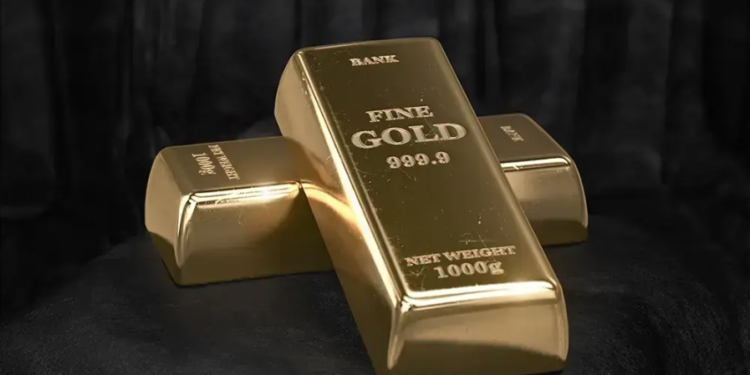 Gold price drops by Rs9,000 per tola in Pakistan