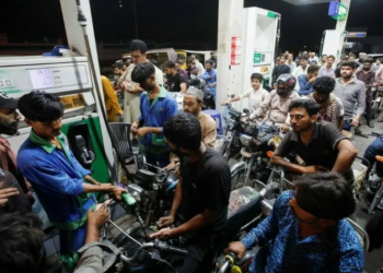 Pakistan Fuel Supplies Stable Despite Middle East Oil Turmoil, PM Aide Says