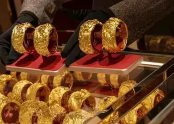 Gold jumps Rs15,200 per tola in Pakistan, hits Rs479,262