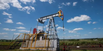 Pakistan, India among most exposed to oil shock as Strait of Hormuz tensions rise