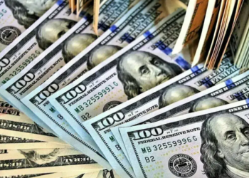 Dollar Steady After Fed’s Hawkish Signal; Yen Weakens Beyond 160