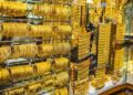 Gold prices in Pakistan surge to near Rs500,000 per tola amid global rally