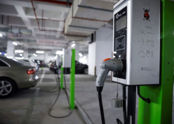 Chinese Firms Show Strong Interest in Setting Up EV Charging Stations in Sindh