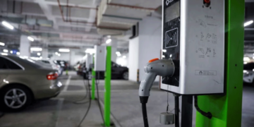 Chinese Firms Show Strong Interest in Setting Up EV Charging Stations in Sindh