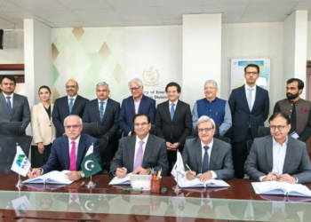 Pakistan Reopens Offshore Oil, Gas Exploration After Nearly 20 Years