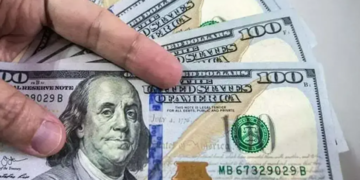 Dollar Holds Near Recent Levels as Middle East Tensions and Inflation Cloud Outlook
