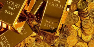 Gold Price Falls by Rs1,100 Per Tola in Pakistan